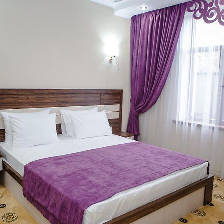 Отель Luxury House Шымкент Экстерьер фото