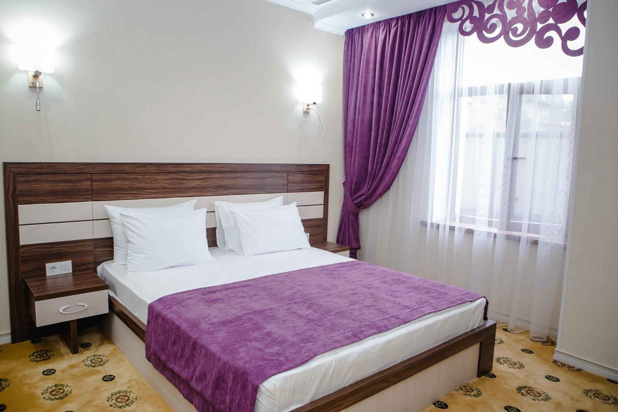 Отель Luxury House Шымкент Экстерьер фото