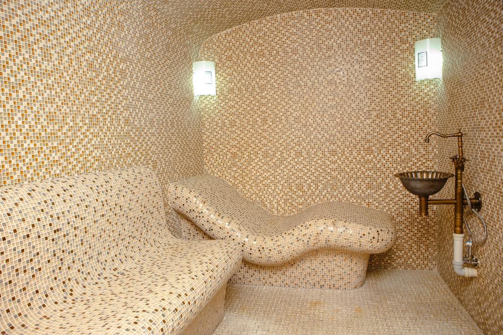 Отель Luxury House Шымкент Экстерьер фото