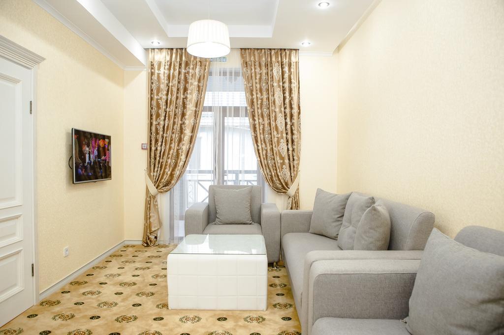 Отель Luxury House Шымкент Экстерьер фото