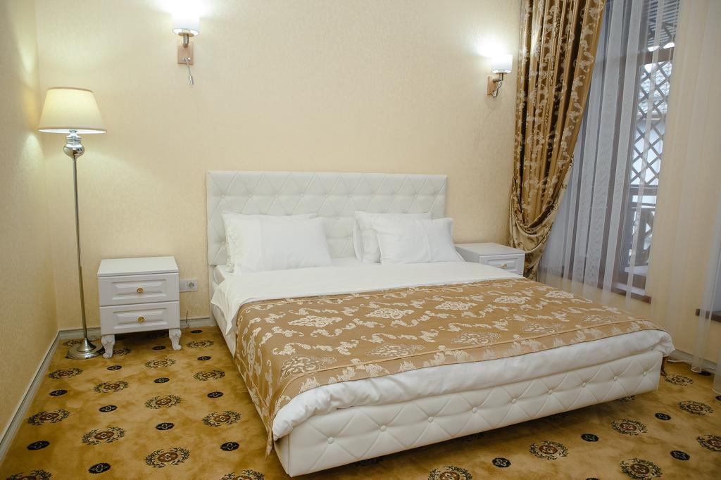 Отель Luxury House Шымкент Экстерьер фото