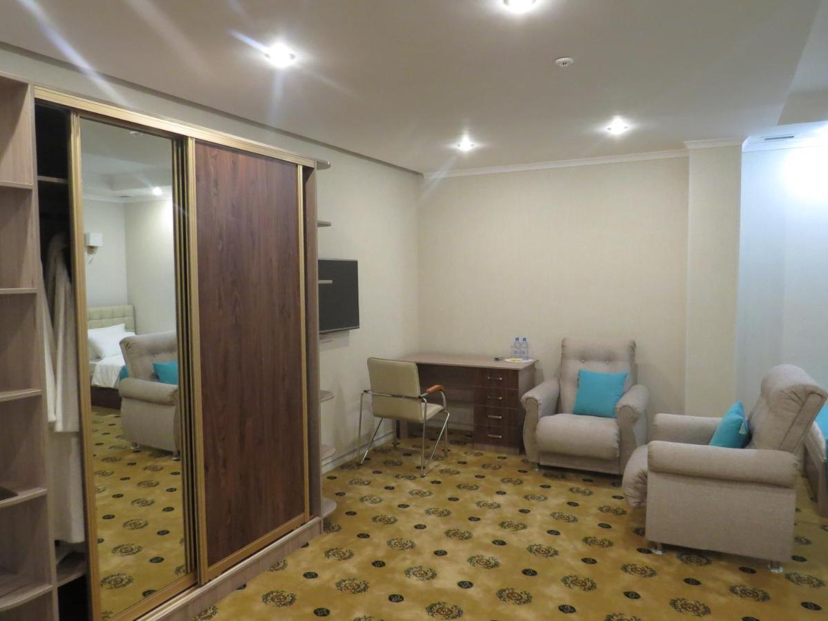 Отель Luxury House Шымкент Экстерьер фото