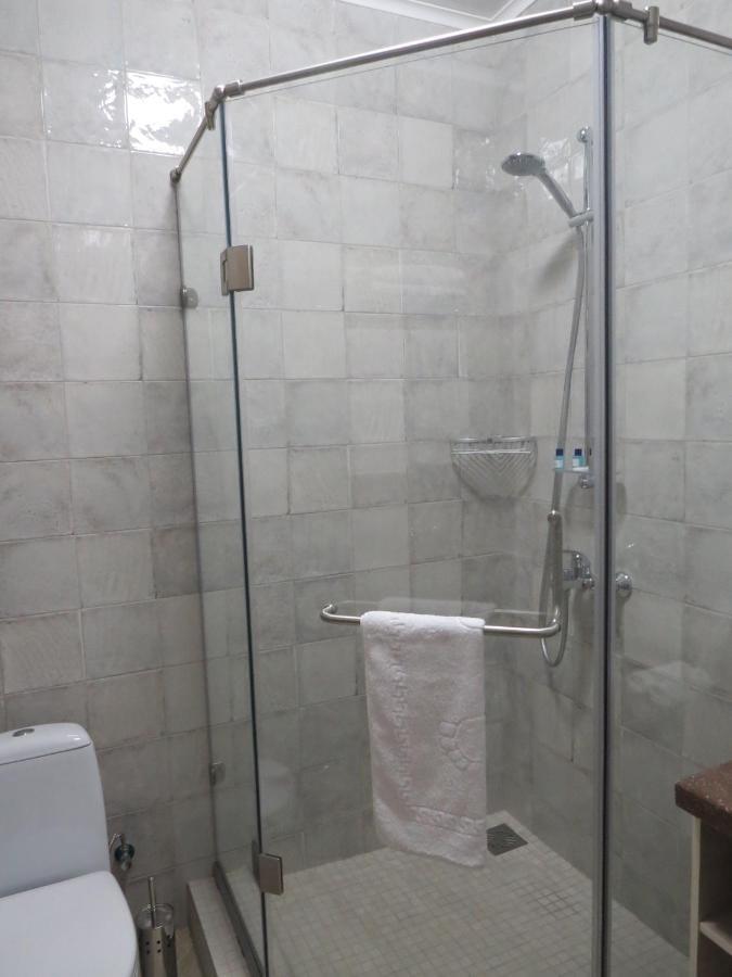 Отель Luxury House Шымкент Экстерьер фото